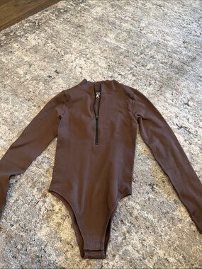 Ribbed Long-Sleeve Brown Bodysuit with Front Zip